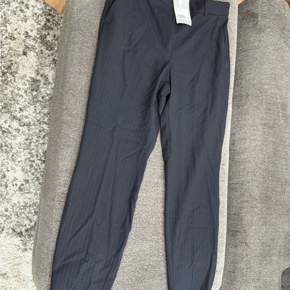 H&M Black Ankle Cropped Pants